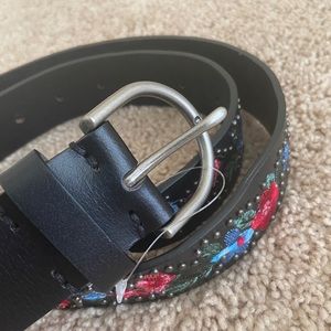 NWT American Eagle Outfitters Belt